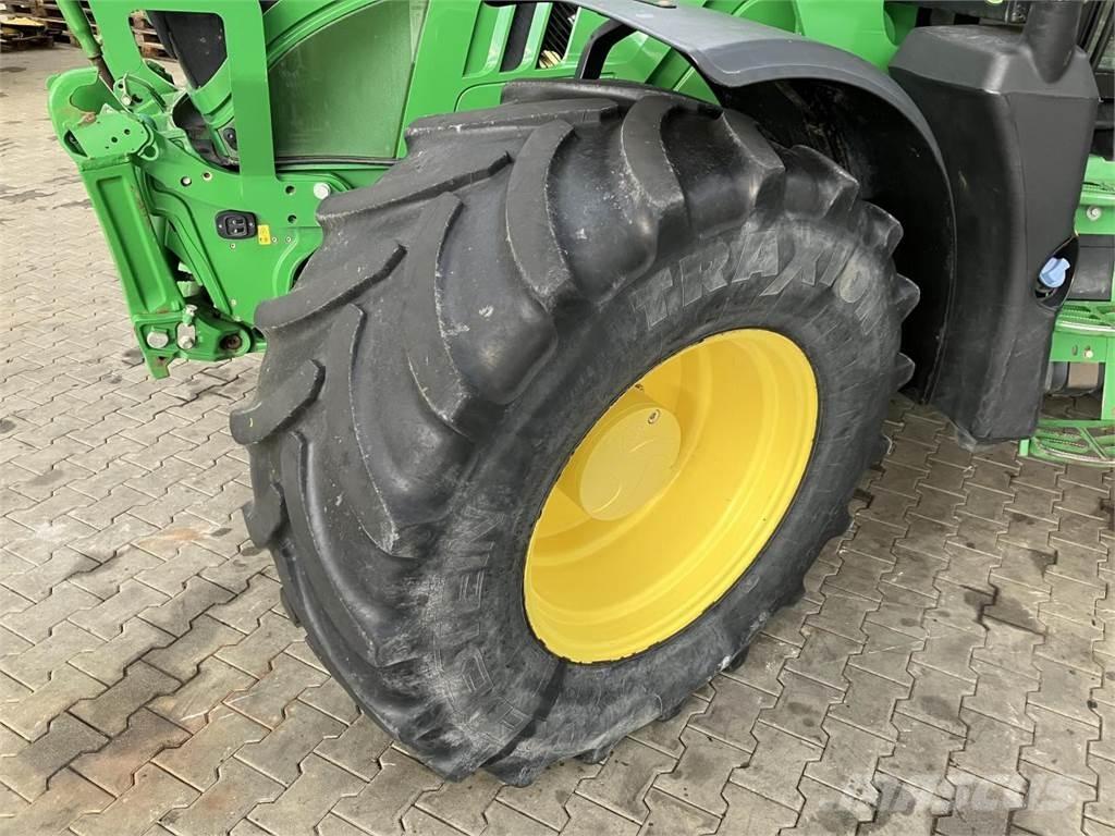 John Deere 6155R Traktorer