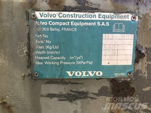 Volvo Puinbak Stengrebe