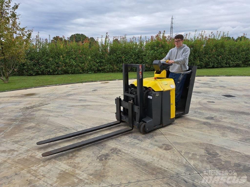Combilift CS 600 Gaffelstabler med gående fører
