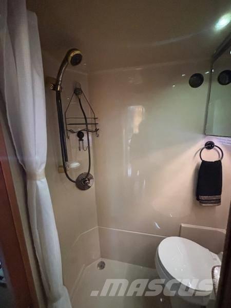  Cruisers Yachts 3870 Arbejdsbåde / pramme