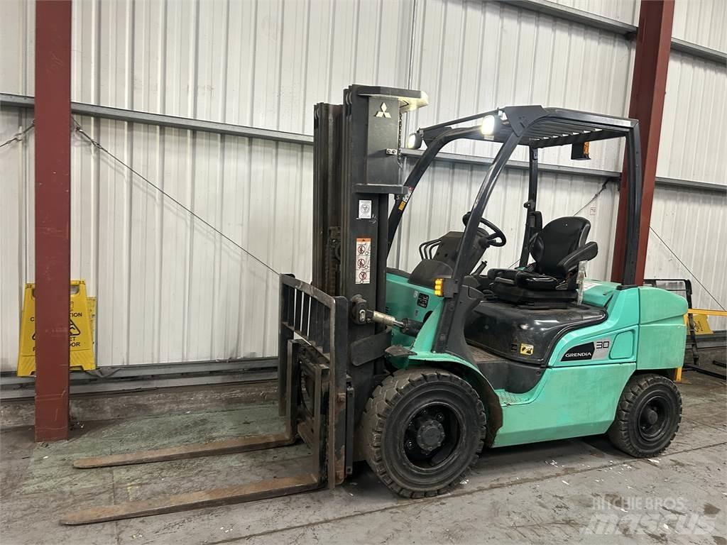 Mitsubishi FD30NT Diesel gaffeltrucks