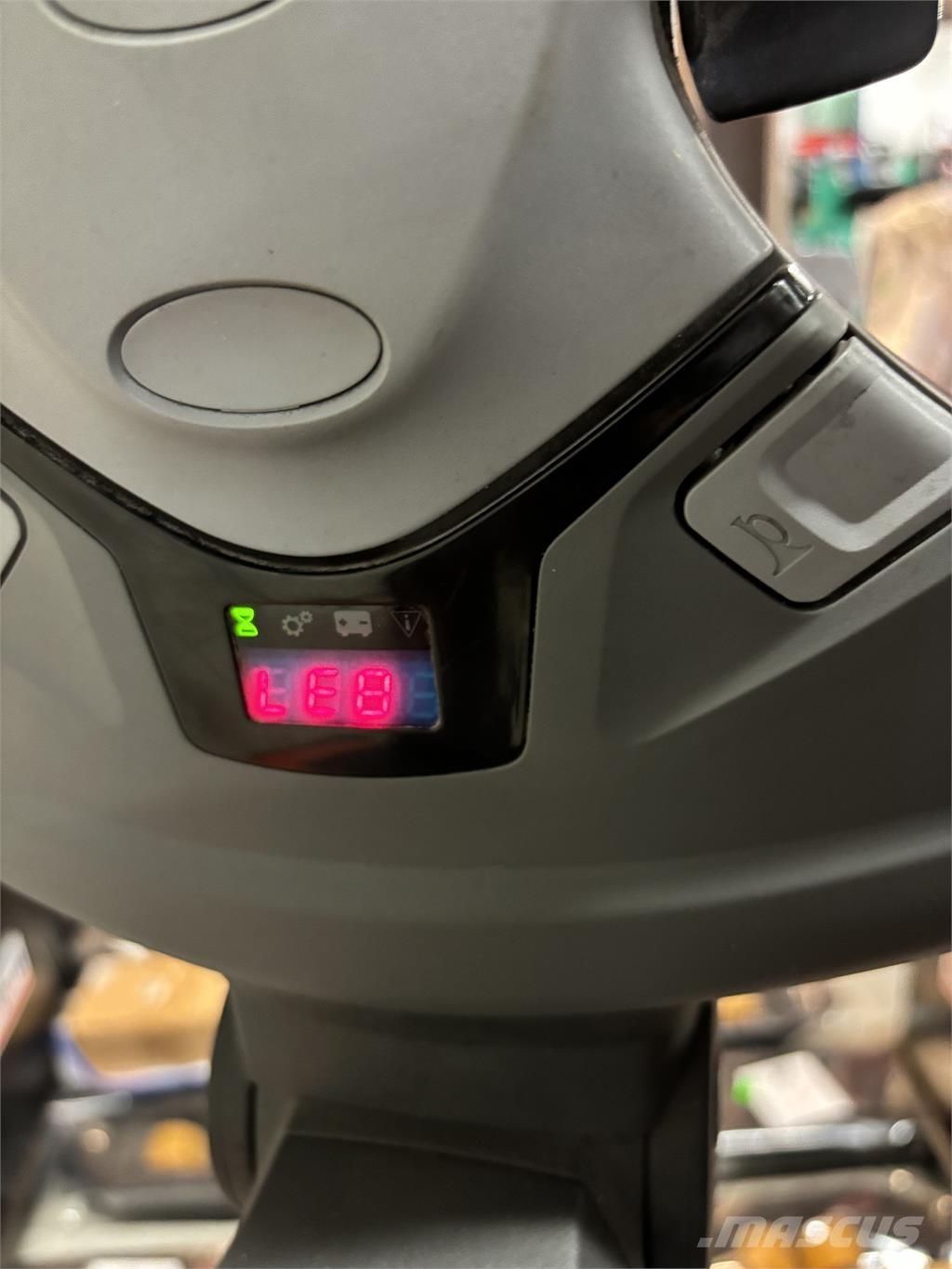 Toyota SWE120 Selvkørende stablere