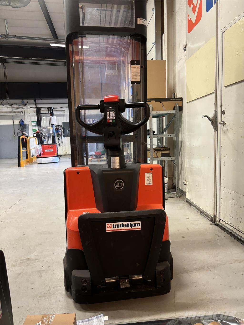 Toyota SWE120 Selvkørende stablere