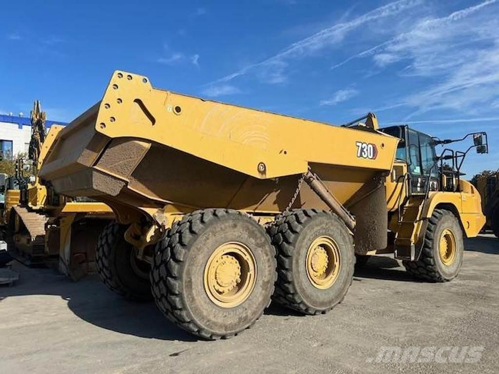 CAT 730 Terrængående lastbiler