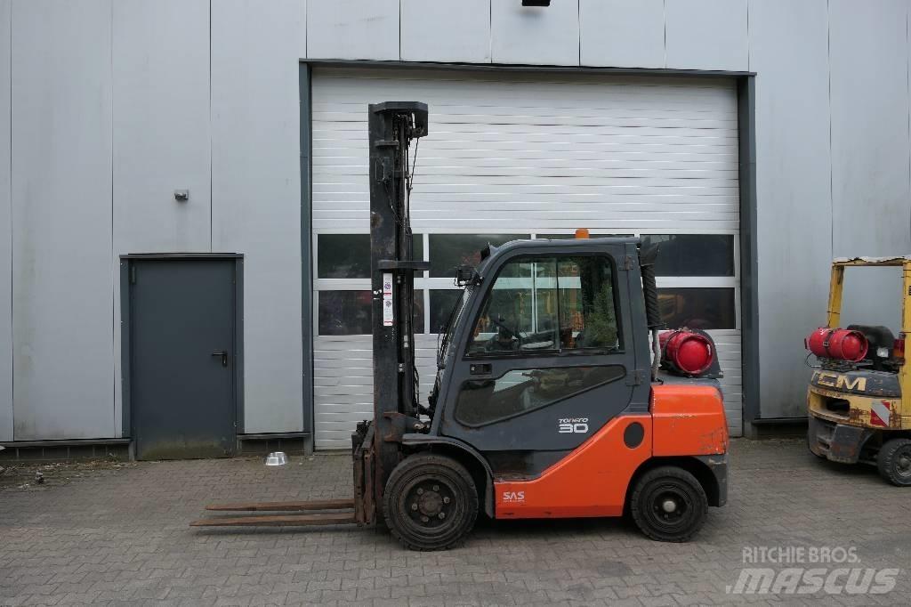 Toyota 02-8 FGF 30 LPG gaffeltrucks