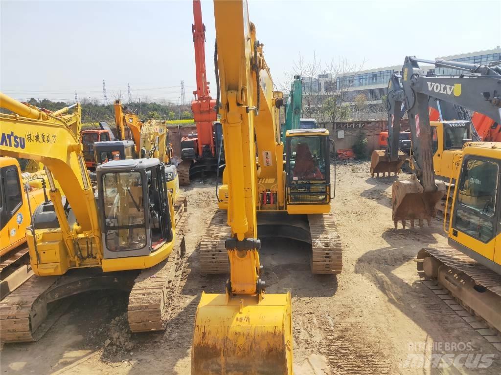 Komatsu PC 200-7 Gravemaskiner på larvebånd