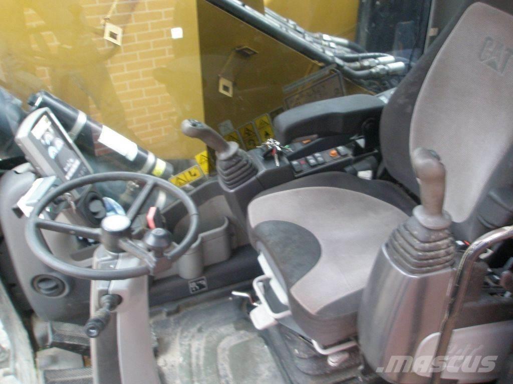 CAT M318D Gravemaskiner på hjul