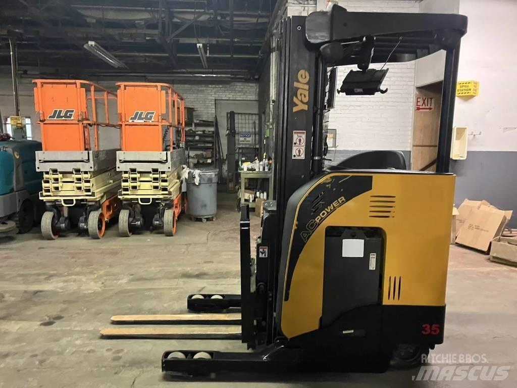Yale NR035 Reachtruck