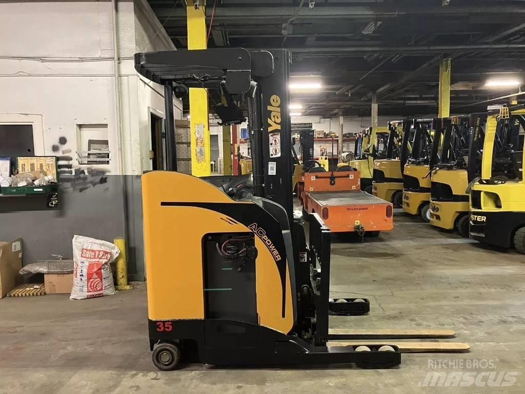 Yale NR035 Reachtruck