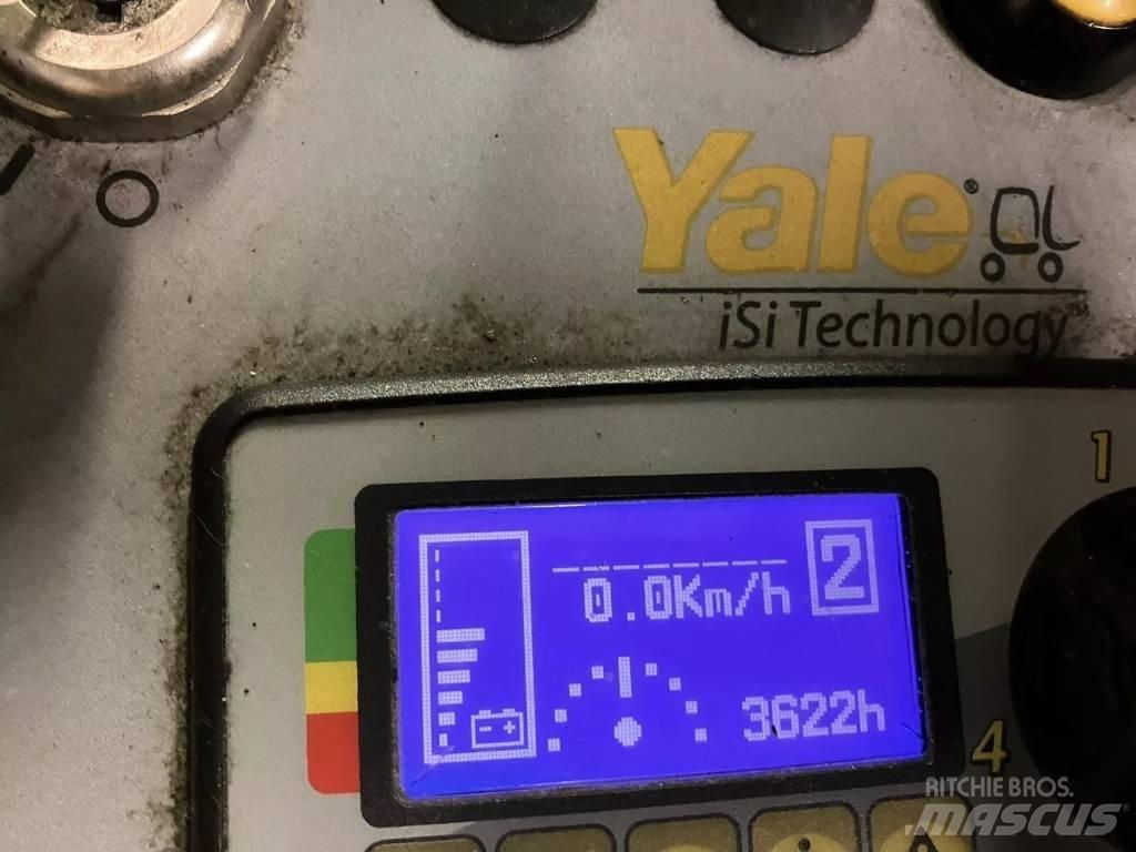 Yale NR035 Reachtruck