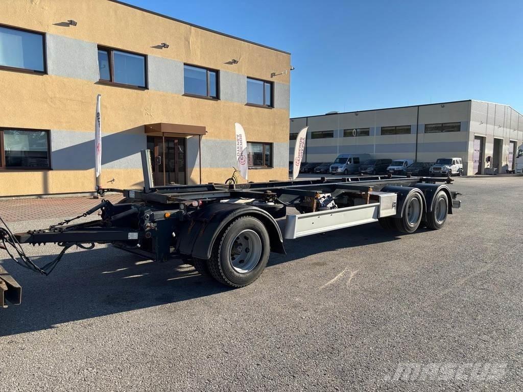 Fliegl 3-AXLE BDF Anhænger med containerramme