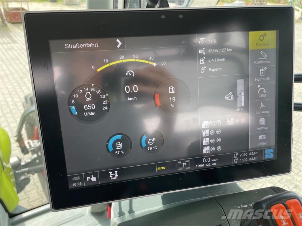 CLAAS Axion 810 CM Traktorer