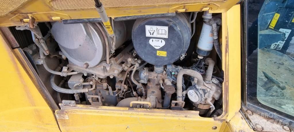 Komatsu D 65 PX-17 Bulldozer på larvebånd