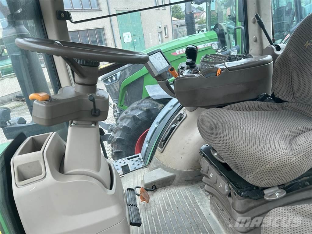 John Deere 8335R Traktorer