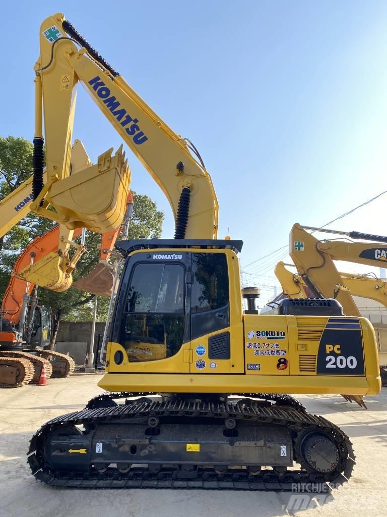Komatsu PC200 Gravemaskiner på larvebånd