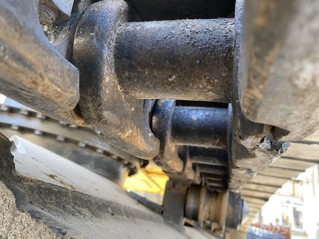 Komatsu PC200 Gravemaskiner på larvebånd