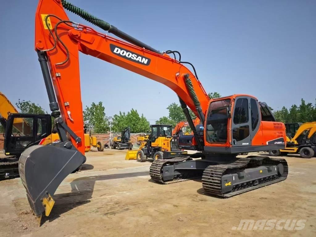 Doosan DX 225 LC Gravemaskiner på larvebånd