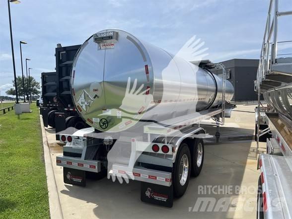 Dragon  Semi-trailer med Tank