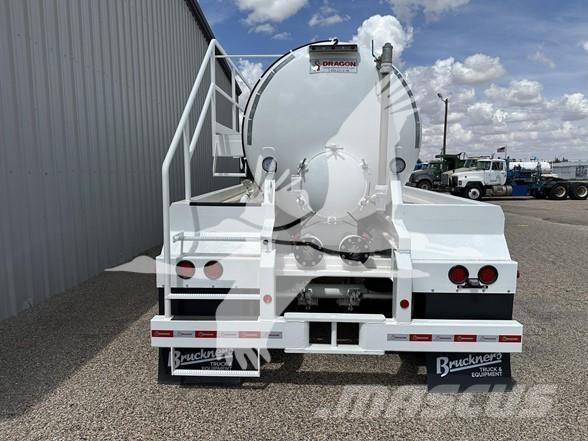 Dragon 130 BBL Semi-trailer med Tank