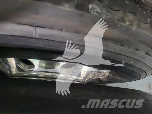 Fontaine  Semi-trailer med lad/flatbed