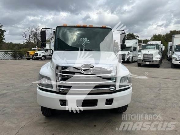 Hino 268 Lastbil med lad/Flatbed