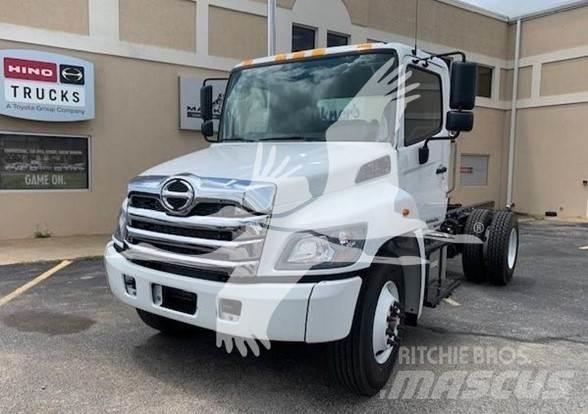 Hino L7 Lastbiler med tip