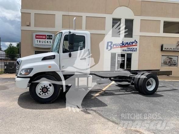 Hino L7 Lastbiler med tip