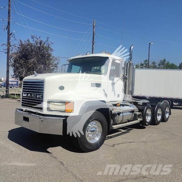 Mack CL733 Trækkere