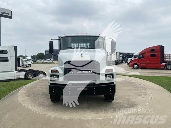 Mack MD6 Lastbil med lad/Flatbed