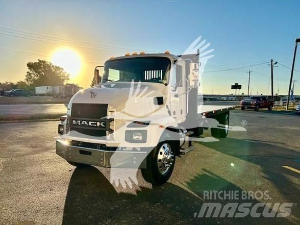 Mack MD6 Lastbil med lad/Flatbed
