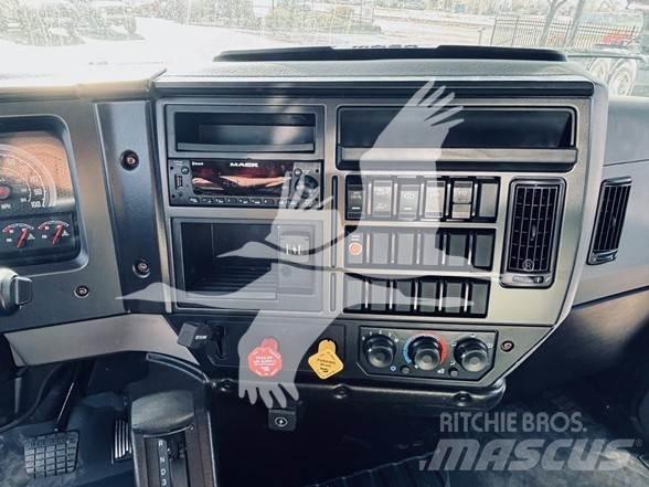 Mack MD6 Lastbiler med tip