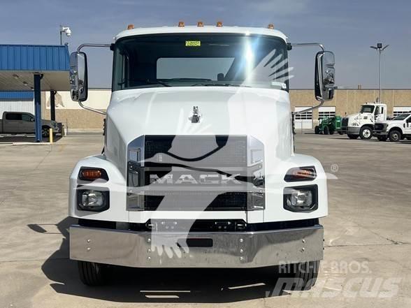 Mack MD6 Chassis