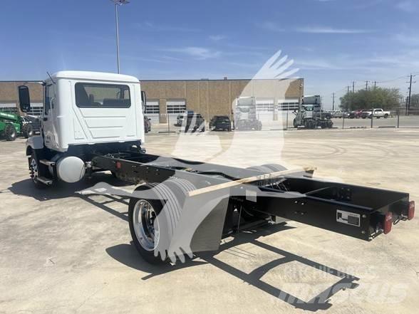Mack MD6 Chassis