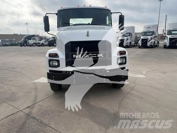 Mack MD6 Chassis