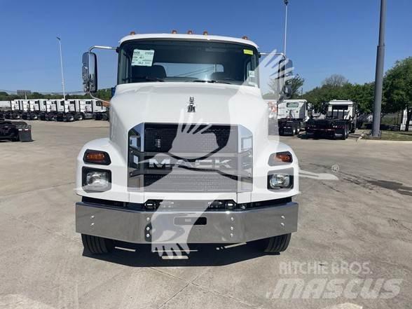 Mack MD6 Trækkere