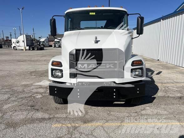 Mack MD6 Chassis