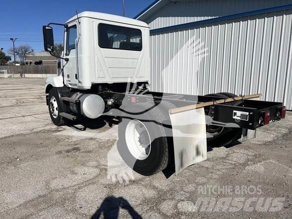 Mack MD6 Chassis