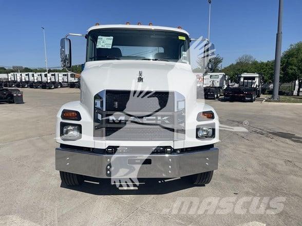 Mack MD6 Trækkere