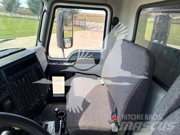 Mack MD7 Lastbiler med tip