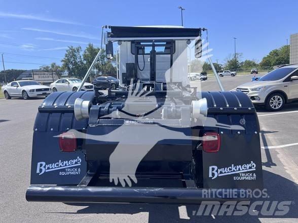 Mack MD7 Entreprenør - Andet