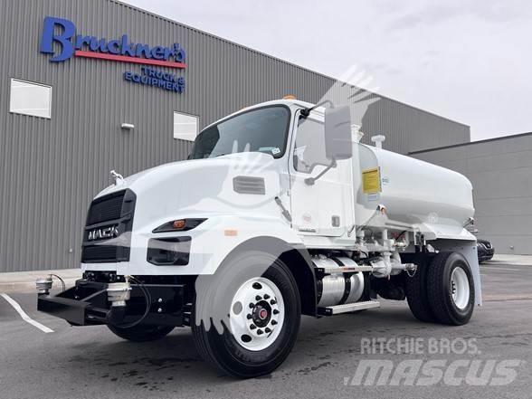 Mack MD7 Tankbiler