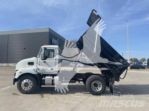 Mack MD7 Lastbiler med tip