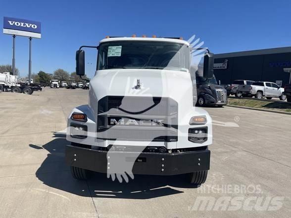 Mack MD7 Lastbiler med tip