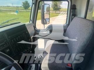Mack MD7 Lastbiler med tip