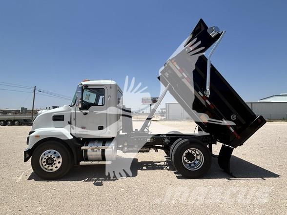 Mack MD7 Lastbiler med tip
