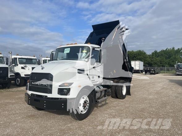 Mack MD7 Lastbiler med tip