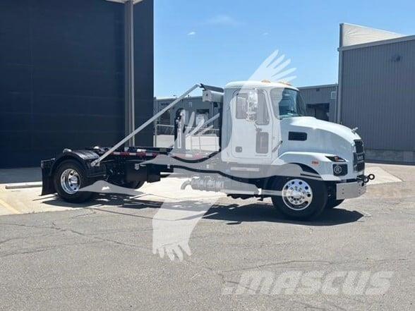Mack MD7 Entreprenør - Andet