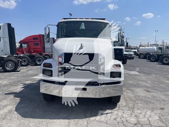 Mack MD7 Lastbiler med tip