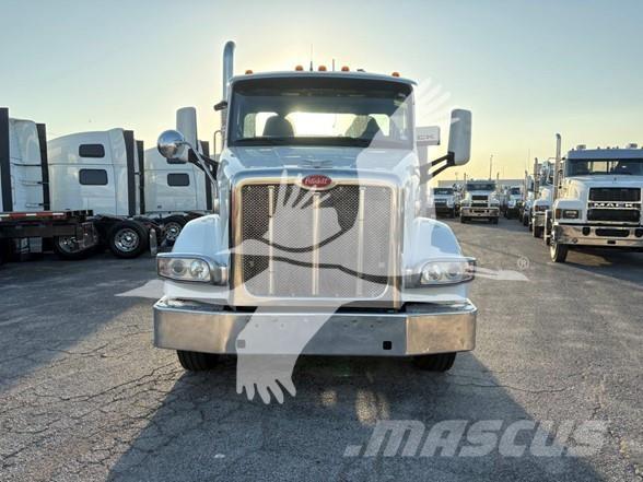 Peterbilt 567 Trækkere
