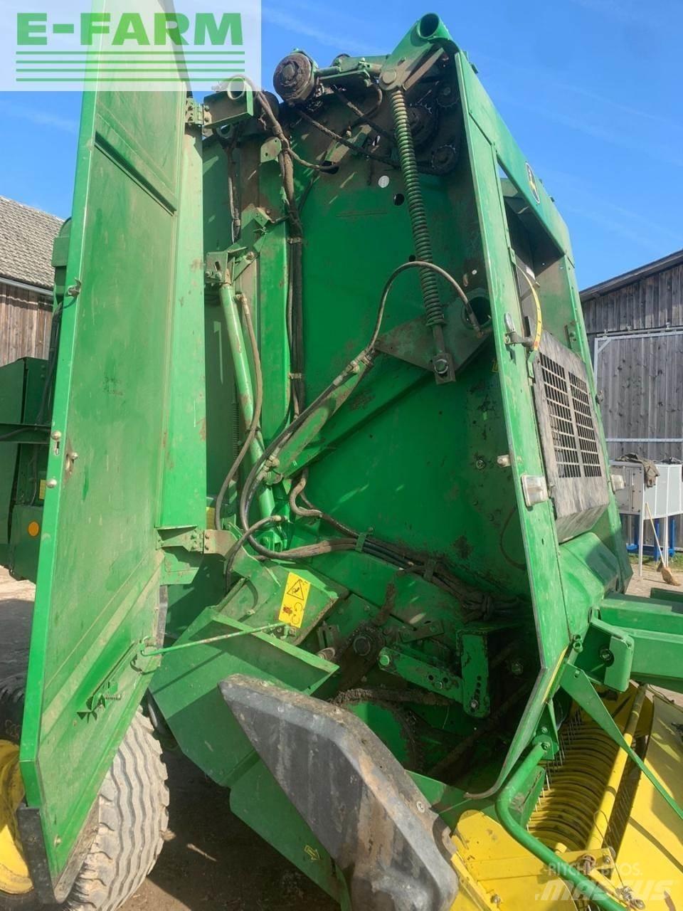 John Deere 592C Pressere til firkantede baller